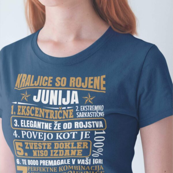 PS-SLO-KRALJICE-JUNIJA-2019-WEB_1024x1024_2x_c9c3c86c-e3b9-4db9-9cda-2a9c14ab573c.jpg Outlet Majica Kraljice So Rojene Junija