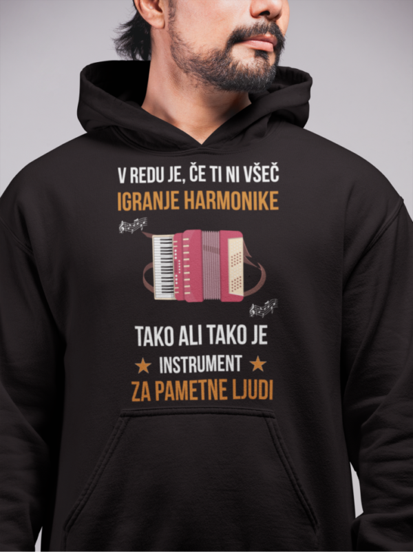 Untitled-1_624ff54e-2b0a-4db3-a3a6-41ad375b389c.png Kapucar Vredu Je, Če Ti Ni Všeč Igranje Harmonike