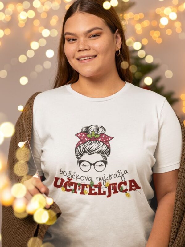 bella.canvas.t.shirt_.mockup.of_.a.woman_.posing.with_.christmas.lights.m30414.jpg Majica Božičkova Najdražja Učiteljica