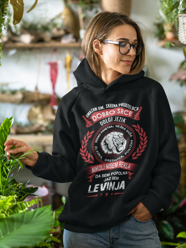 hoodie-mockup-of-a-woman-in-an-indoor-garden-45122-r-el2_1.png Kapucar Horoskop Levinja