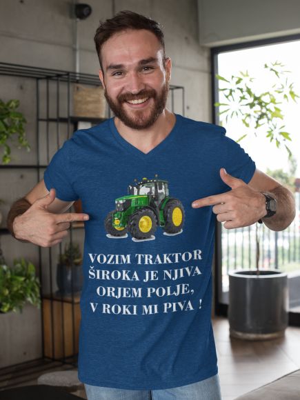 mockup.of_.a.man_.pointing.at_.his_.heathered.t.shirt_.28737.1.jpg Majica Vozim Traktor