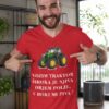 mockup.of_.a.man_.pointing.at_.his_.heathered.t.shirt_.28737.2.jpg Majica Vozim Traktor