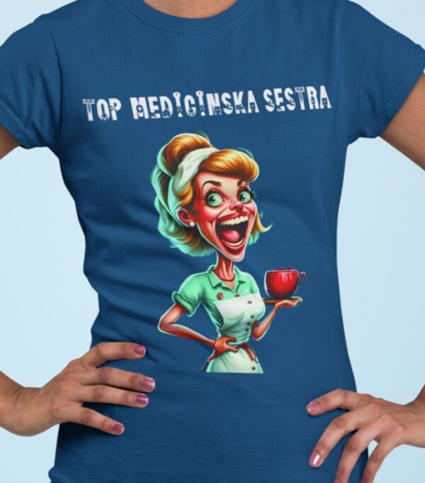 mockup.of_.a.smiling.nurse_.wearing.a.t.shirt_.27478.2_655fcf89-92d5-41e8-bcbf-d5744679356b.jpg Majica Top Medicinska Sestra