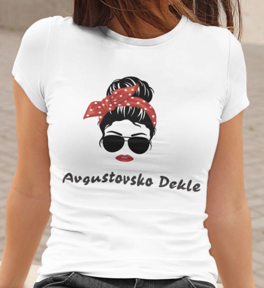 mockup.of_.a.woman_.wearing.a.crewneck.t.shirt_.2015.el1_.599.jpg Majica Avgustovsko Dekle