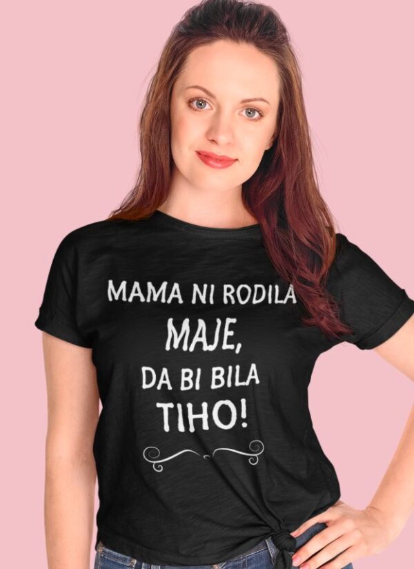 mockup.of_.a.woman_.wearing.a.knotted.t.shirt_.in_.a.studio.m2522.r.el2_.1.jpg Majica Mama Ni Rodila Maje, Da Bi Bila Tiho