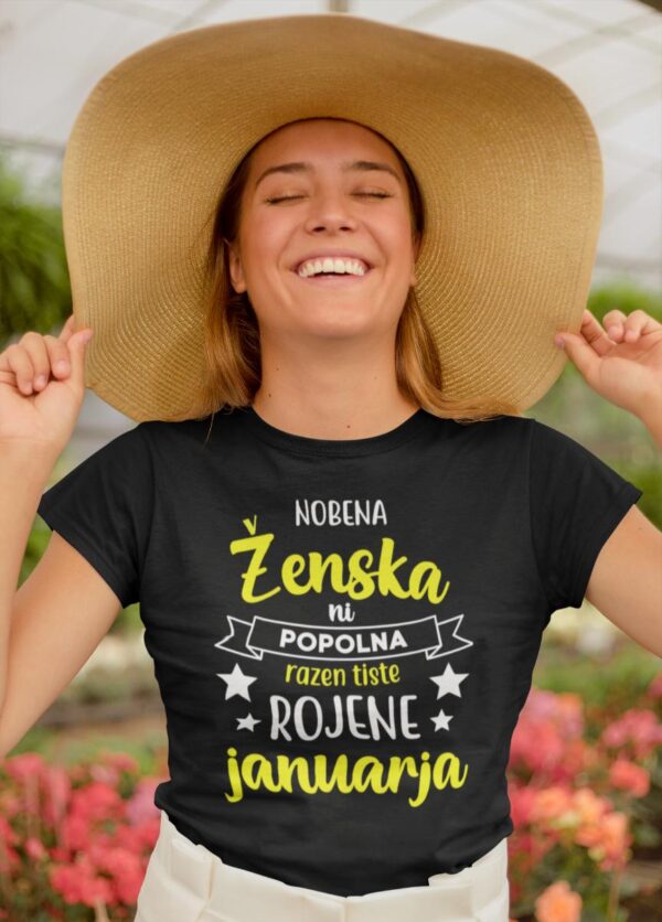 t-shirt-mockup-of-a-happy-woman-wearing-a-large-sun-hat-22504_1.jpg Majica Nobena Ženska Ni Popolna - JANUAR (NOVO)