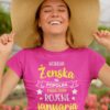 t-shirt-mockup-of-a-happy-woman-wearing-a-large-sun-hat-22504_4.jpg Majica Nobena Ženska Ni Popolna - JANUAR (NOVO)