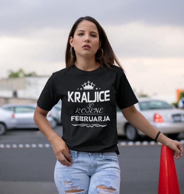 unisex-tee-mockup-of-a-woman-in-a-mall-parking-lot-23066_3.jpg Majica Kraljice So Rojene - Februar